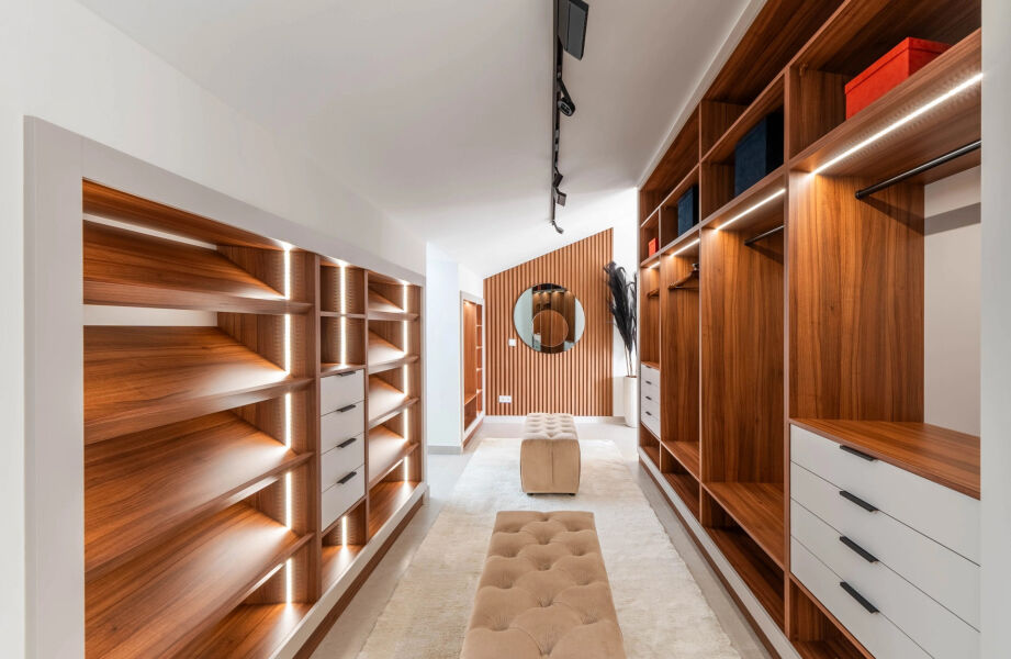 Penthouse Zafiro - Spacious Upscale Home with Andalusian Charm