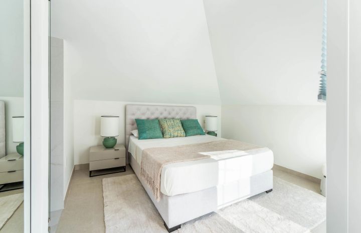 Duplex Penthouse avec 5 chambres et 4 salles de bain - Spacieuse maison haut de gamme au charme andalou