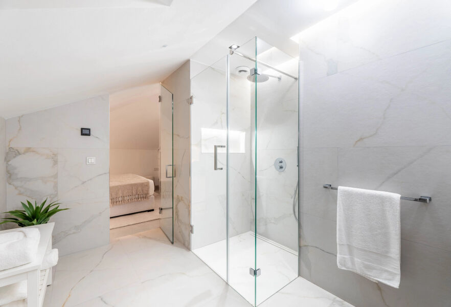 Penthouse Zafiro - Spacious Upscale Home with Andalusian Charm