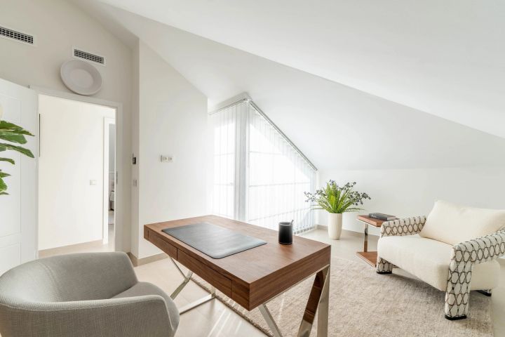 Duplex Penthouse avec 5 chambres et 4 salles de bain - Spacieuse maison haut de gamme au charme andalou