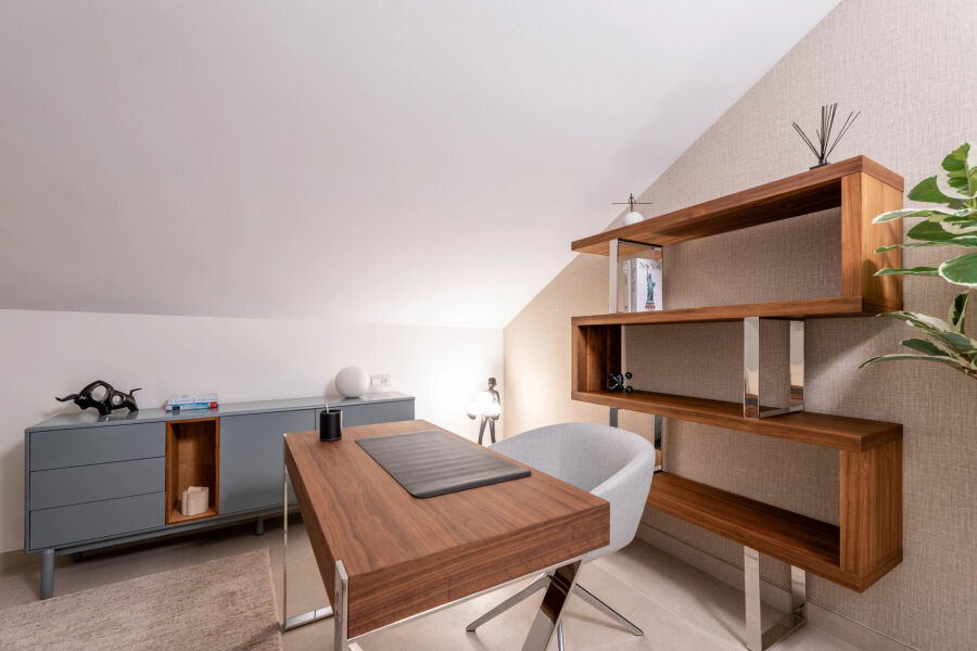 Penthouse Zafiro - Spacious Upscale Home with Andalusian Charm