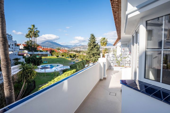 Duplex Penthouse avec 5 chambres et 4 salles de bain - Spacieuse maison haut de gamme au charme andalou