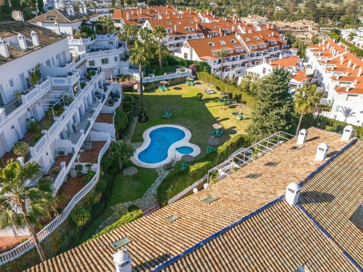 Duplex Penthouse avec 5 chambres et 4 salles de bain - Spacieuse maison haut de gamme au charme andalou
