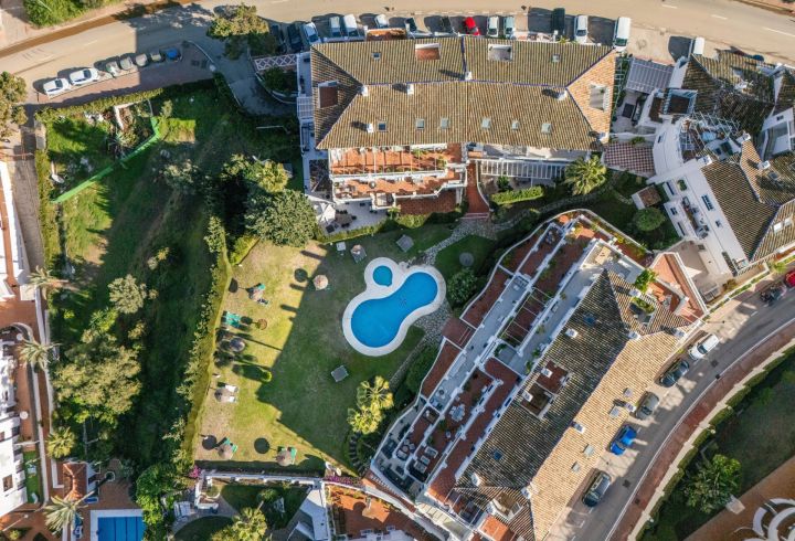 Duplex Penthouse avec 5 chambres et 4 salles de bain - Spacieuse maison haut de gamme au charme andalou