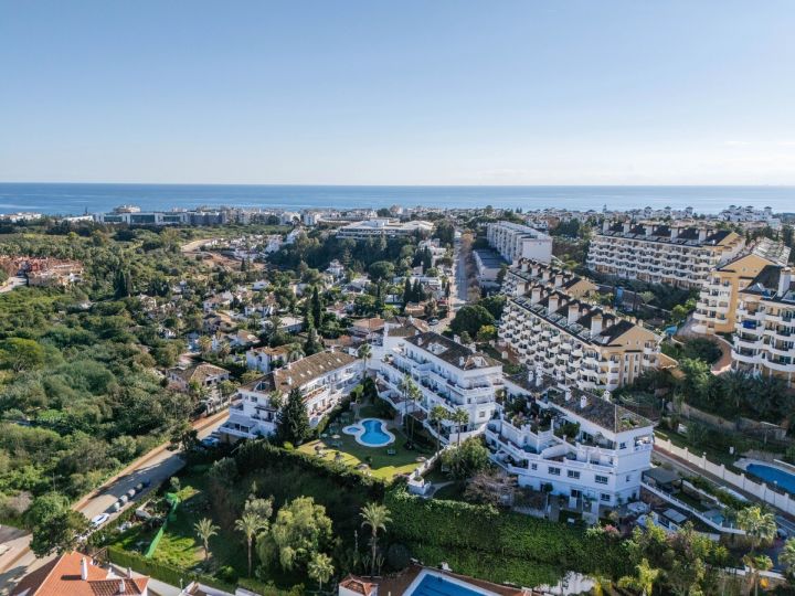 Duplex Penthouse avec 5 chambres et 4 salles de bain - Spacieuse maison haut de gamme au charme andalou