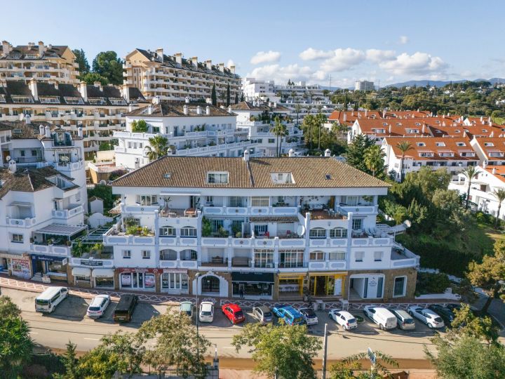 Duplex Penthouse avec 5 chambres et 4 salles de bain - Spacieuse maison haut de gamme au charme andalou
