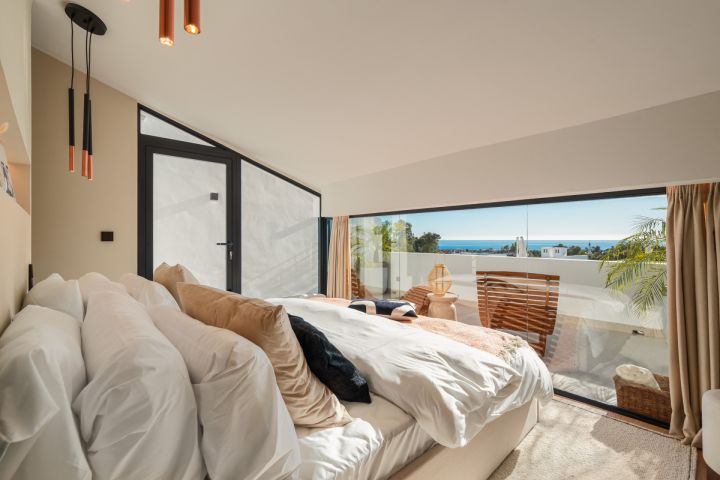 Maison Vanguard - Elegant Contemporary Property with Stunning Sea Views