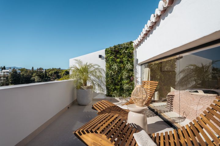 Maison Vanguard - Elegant Contemporary Property with Stunning Sea Views