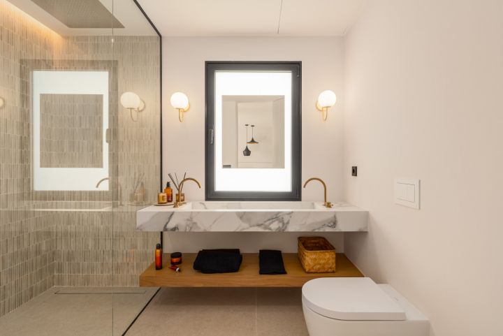 Maison Vanguard - Elegant Contemporary Property with Stunning Sea Views