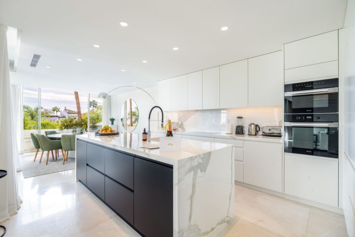Drago 3.2 - Bespoke High-End Home with Panoramic Views