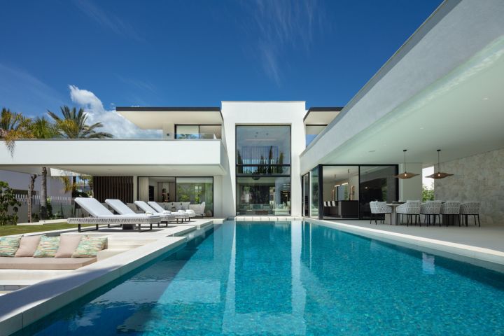 Villa Sirius - Elegante villa con vistas al golf en Las Brisas