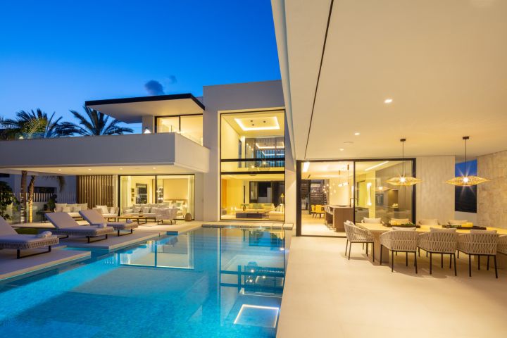 Villa Sirius - Elegante villa con vistas al golf en Las Brisas