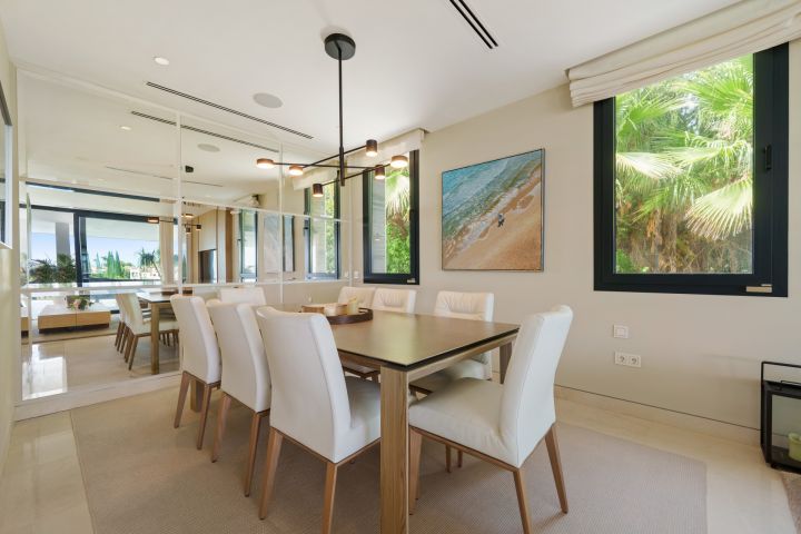 Leo 21B - Modern Frontline Golf Villa in Prime Location