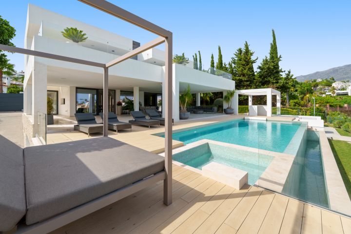 Leo 21B - Modern Frontline Golf Villa in Prime Location