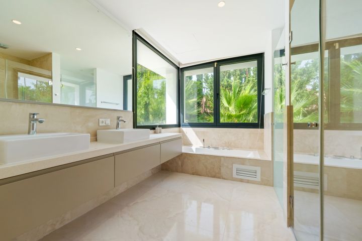 Leo 21B - Villa moderne en première ligne de golf