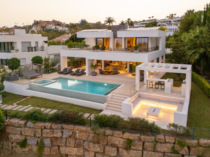 Leo 21B - Modern Frontline Golf Villa in Prime Location