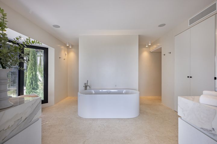 Spectacular villa in Cascada de Camojan - Exclusive Villa in a Gated Community in Cascada de Camojan