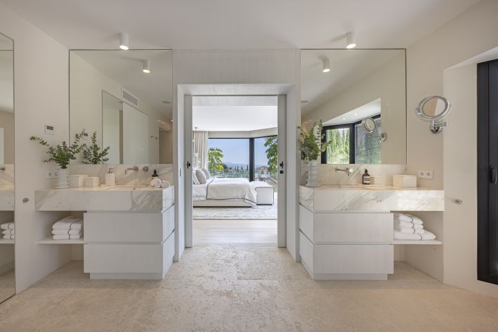 Spectacular villa in Cascada de Camojan - Exclusive Villa in a Gated Community in Cascada de Camojan