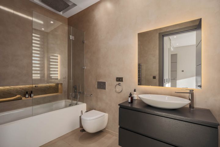 Villa Ciervo - Elegant Contemporary Property Frontline Golf