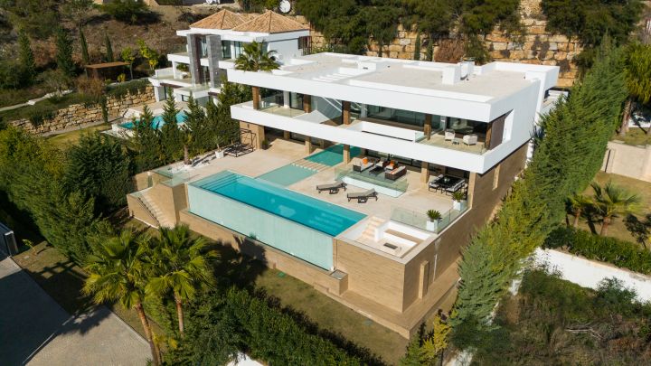 La Alqueria 16 - Contemporary Exclusive Villa offering Golf Views in La Alqueria