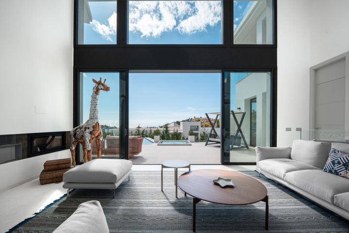 Lomas 10 - Modern Refined Property with Andalusian Charm