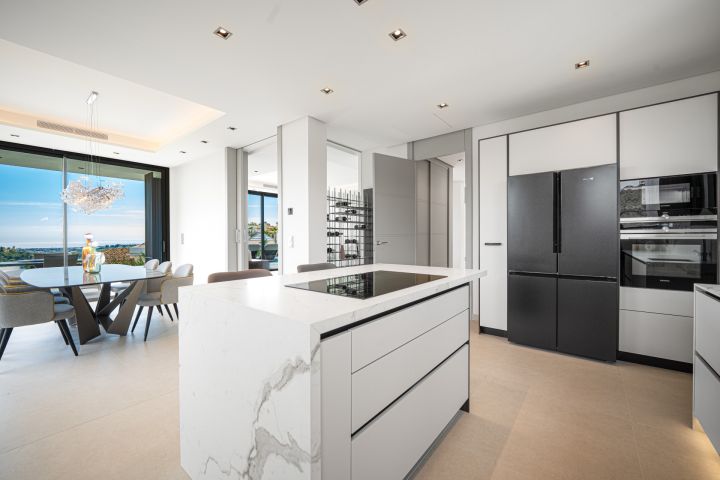 Lomas 10 - Modern Refined Property with Andalusian Charm