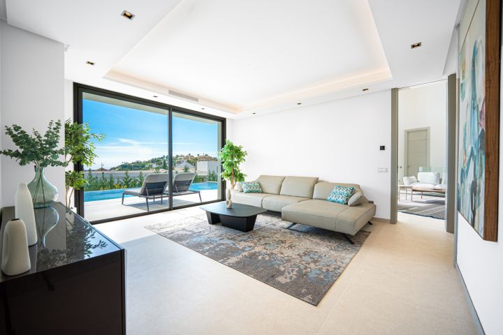 Lomas 10 - Modern Refined Property with Andalusian Charm