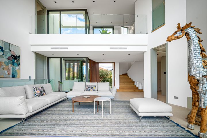 Lomas 10 - Modern Refined Property with Andalusian Charm