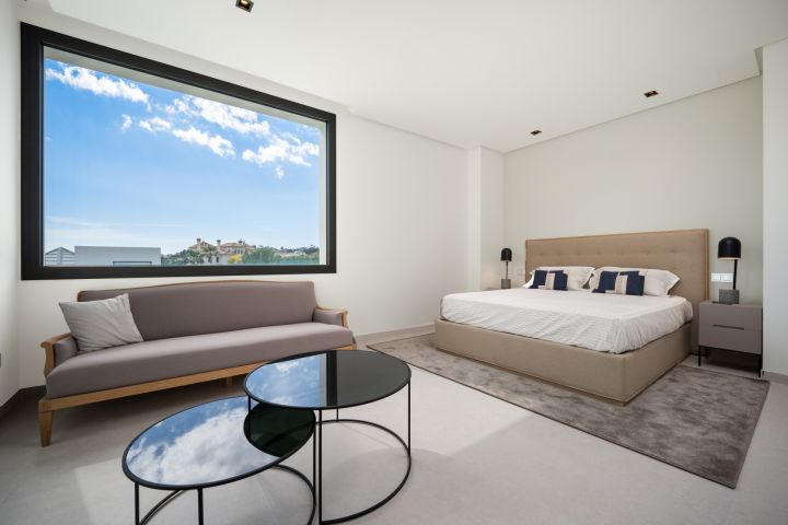 Lomas 10 - Modern Refined Property with Andalusian Charm