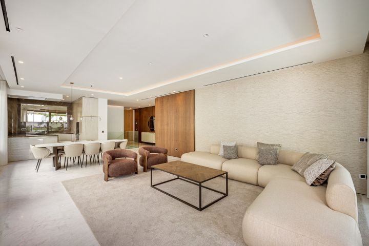 Epic 17 - Contemporary Home Designed by Fendi Casa in Epic Marbella