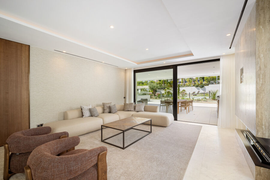 Epic 17 - Contemporary Home Designed by Fendi Casa in Epic Marbella