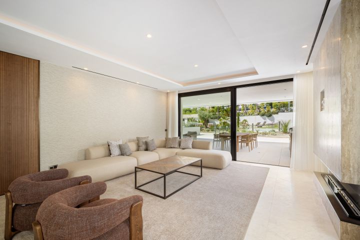 Epic 17 - Contemporary Home Designed by Fendi Casa in Epic Marbella