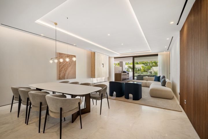 Epic 18 - Select Elegant Property with Andalusian Charm