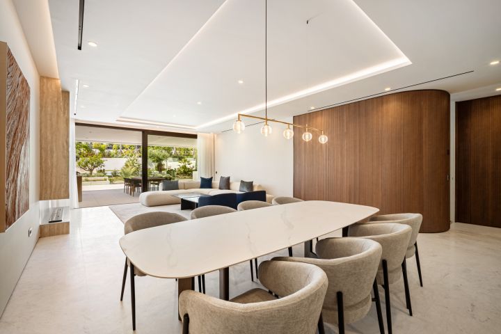 Epic 18 - Select Elegant Property with Andalusian Charm