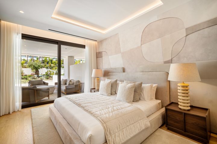 Epic 18 - Select Elegant Property with Andalusian Charm