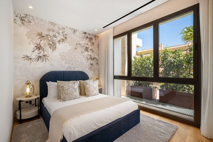 Epic 18 - Select Elegant Property with Andalusian Charm