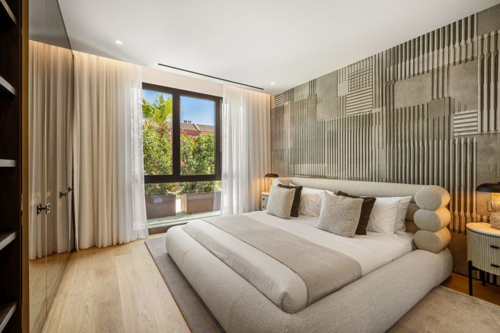 Epic 18 - Select Elegant Property with Andalusian Charm