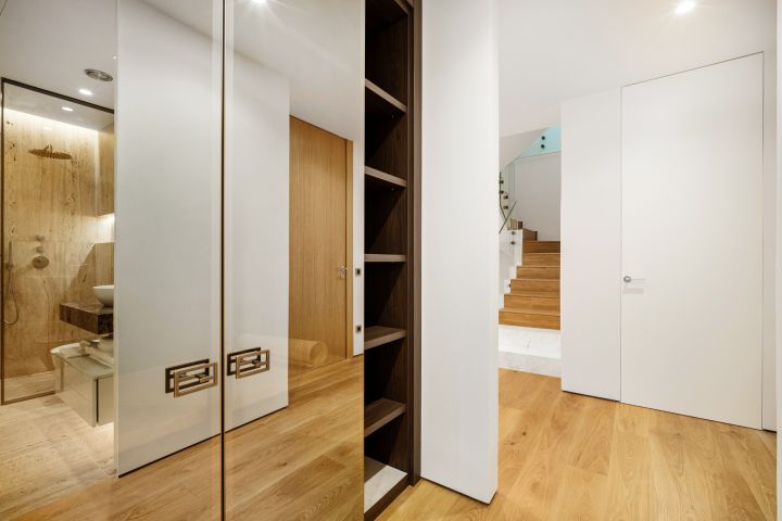 Epic 18 - Select Elegant Property with Andalusian Charm