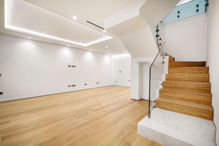 Epic 18 - Select Elegant Property with Andalusian Charm