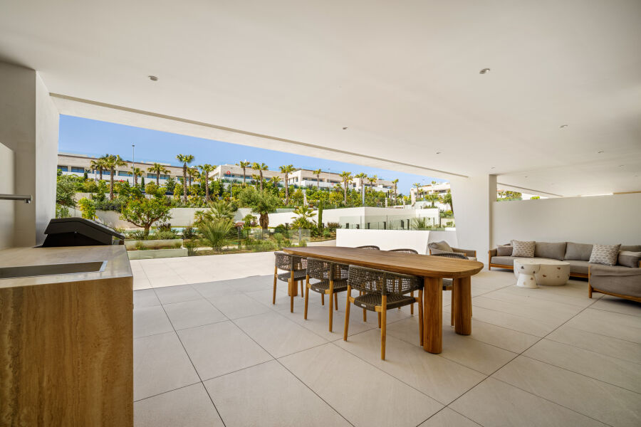 Epic 18 - Select Elegant Property with Andalusian Charm