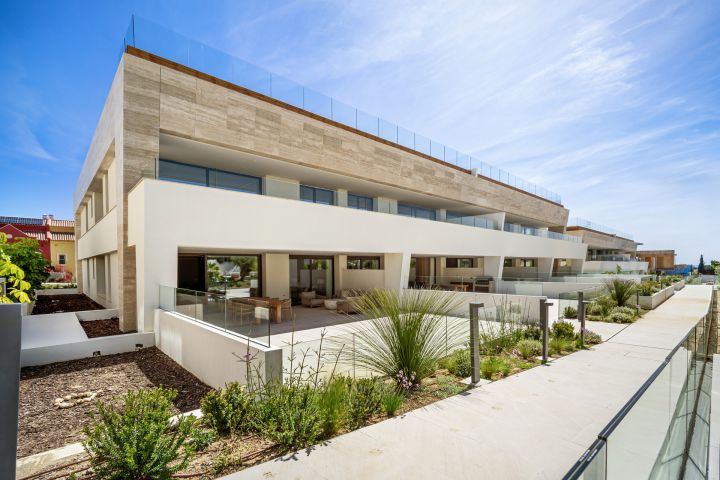 Epic 18 - Select Elegant Property with Andalusian Charm