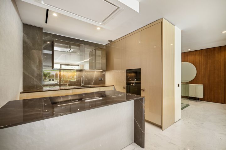Epic 21 - Modern Home in a Gated Community