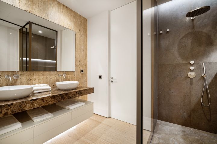 Epic 21 - Modern Home in a Gated Community