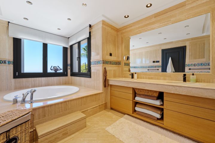 Monte Paraiso PH - Duplex Penthouse in a Prime Location