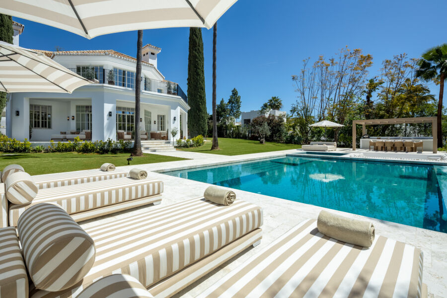 Villa Karina - Fusión refinada de elegancia y una ubicación excepcional