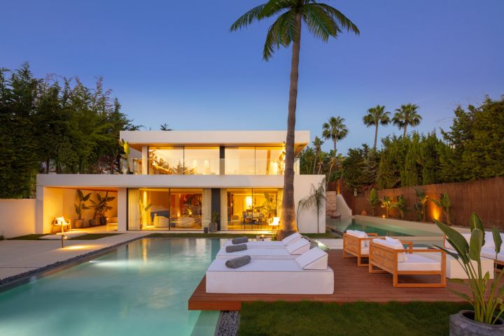 Auriga 1 - Fascinating Villa in the Golf Valley