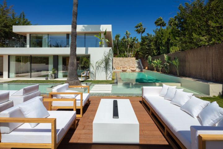 Auriga 1 - Fascinating Villa in the Golf Valley