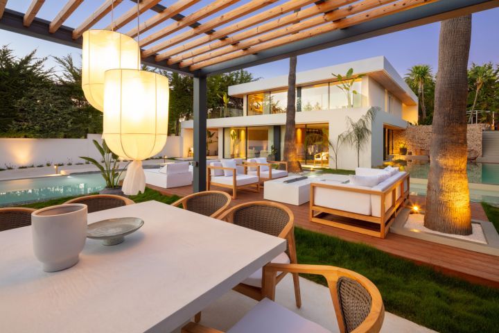 Auriga 1 - Fascinating Villa in the Golf Valley