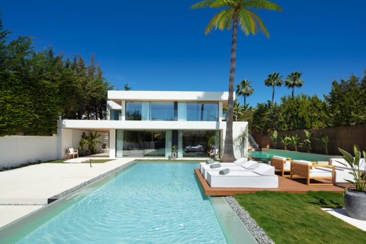 Auriga 1 - Fascinating Villa in the Golf Valley