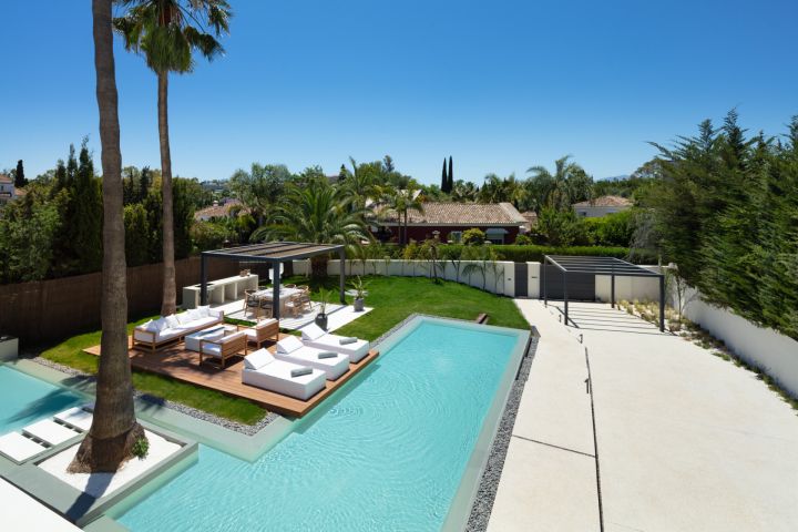 Auriga 1 - Fascinating Villa in the Golf Valley